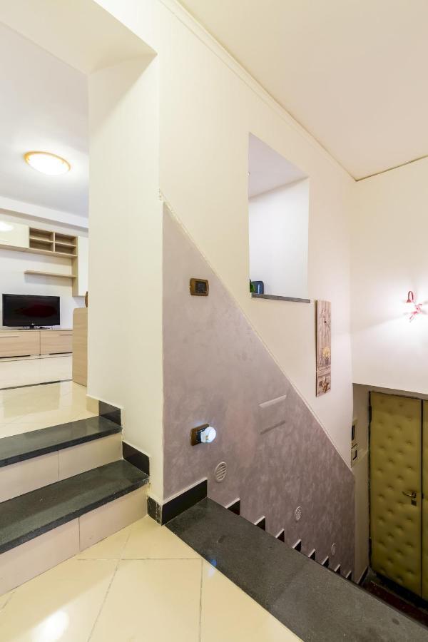 Апартаменты Qs1 - Indipendent Flat In Center Неаполь Экстерьер фото